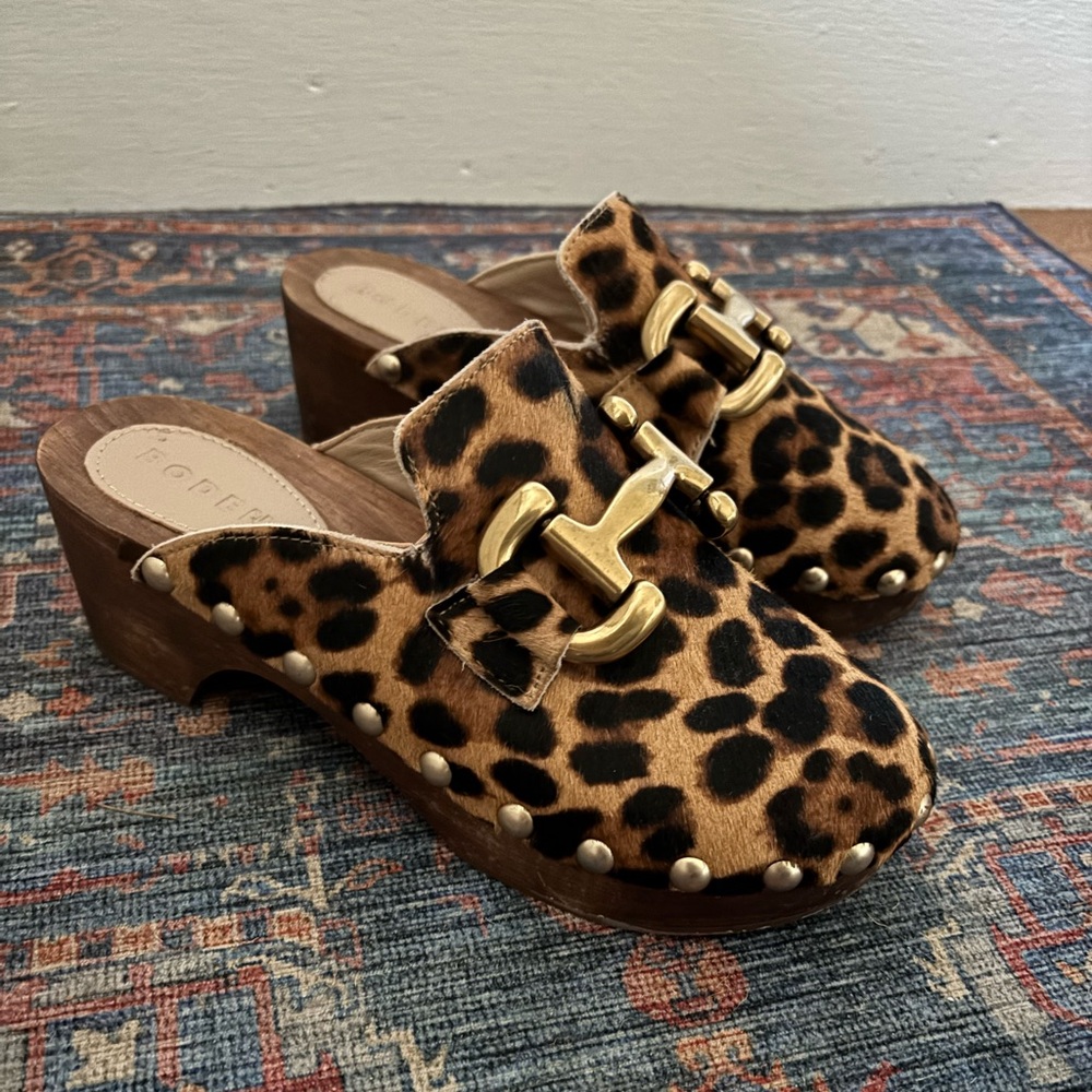 Boden Iris Snaffle Leopard Heeled Clogs Sz 6 (Like New)
